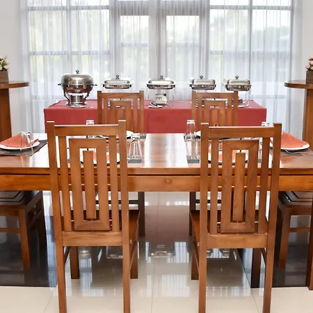 Hotel King Garden View Nuwara Eliya