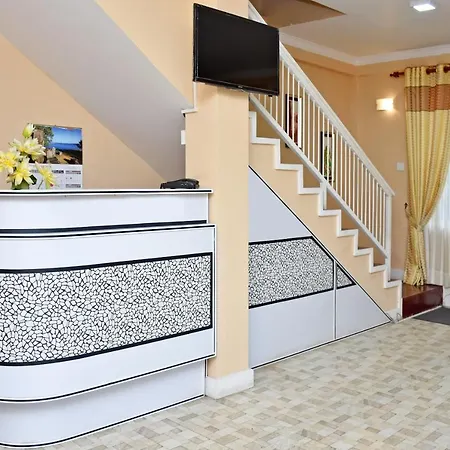 Oyo 258 Global Rest House Hotel 3*