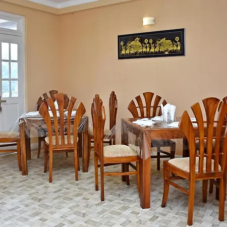 Oyo 258 Global Rest House Hotel 3*