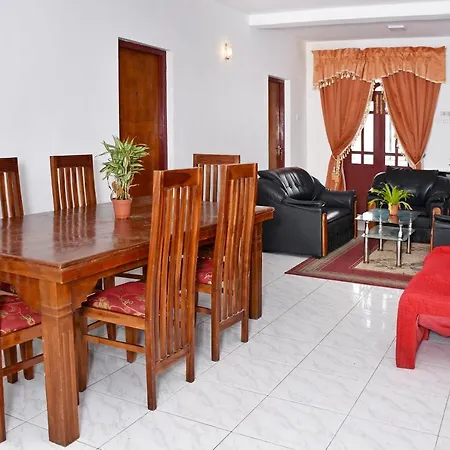 Hotel Oyo 341 Glenfield 3*