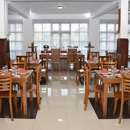 King Garden View Hotel 3*