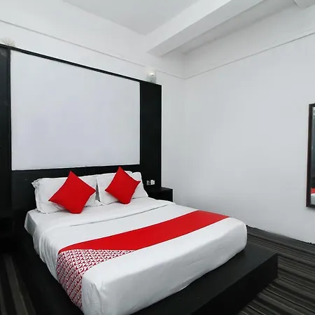 Oyo 523 Royal Hotel 3*