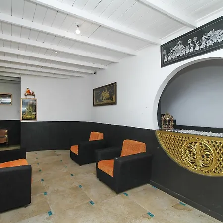 Hotel Oyo 523 Royal