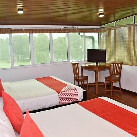Hotel Oyo 430 The Turf