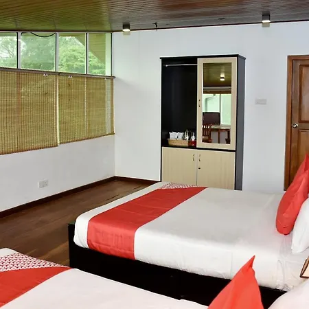Hotel Oyo 430 The Turf