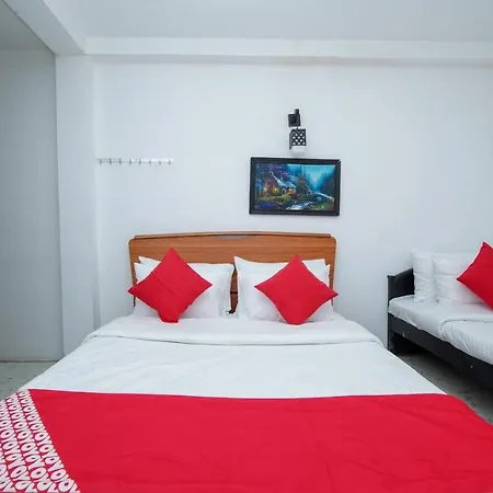 Hotel Oyo 546 Hana Holiday Homes 3*
