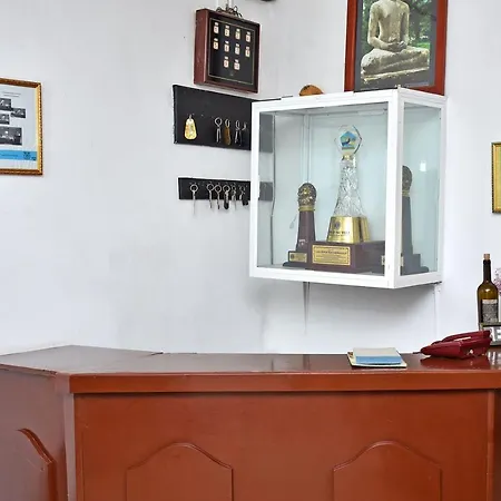 Hotel Oyo 454 Jayamal Rest 3*