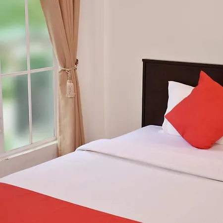Oyo 418 Tinara Bungalow Hotel 3*