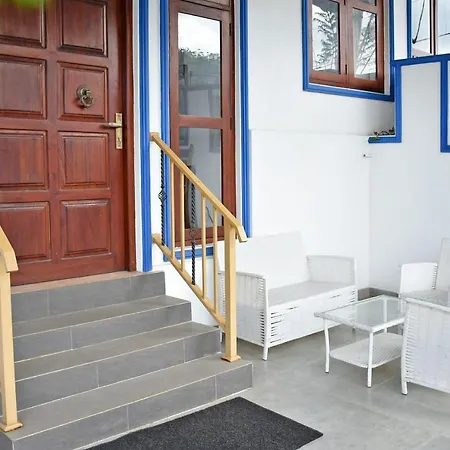 Hotel Oyo 537 Royal Bungalow 3*