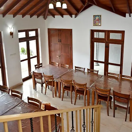 Hotel Oyo 537 Royal Bungalow