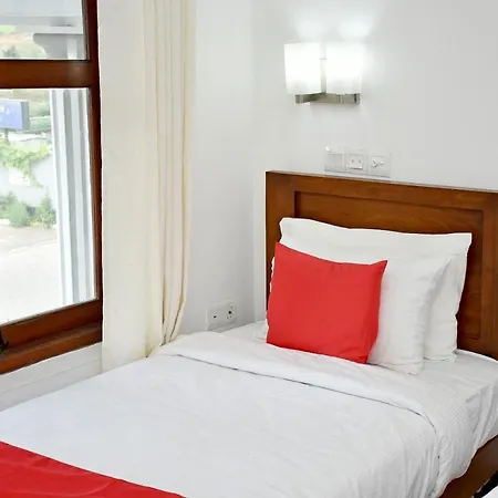 Hotel Oyo 537 Royal Bungalow 3*