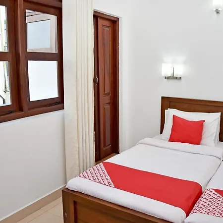 Oyo 537 Royal Bungalow Hotel