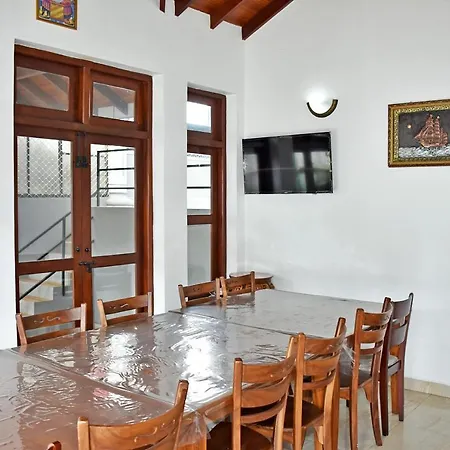Oyo 537 Royal Bungalow Hotel Nuwara Eliya