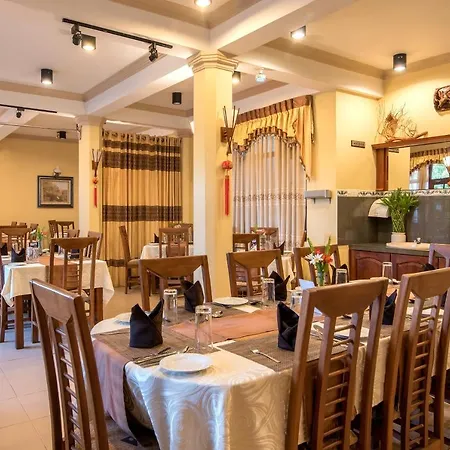 Oyo 577 Green Garden Hotel