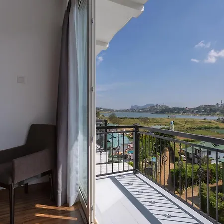 Hotel Grand Turf Nuwara Eliya
