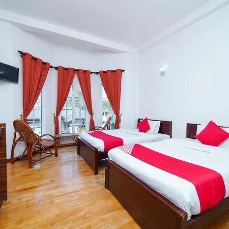 Hotel Oyo 586 Rose Garden 3*