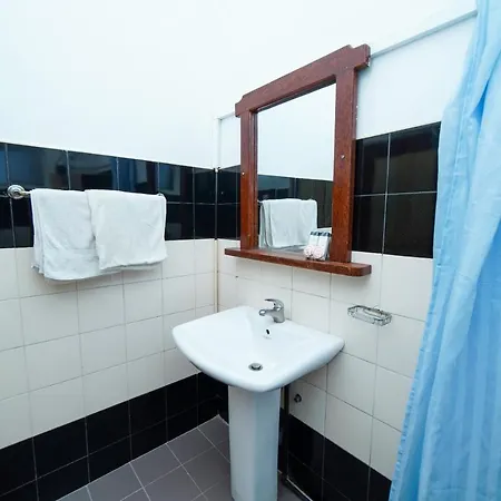 Hotel Oyo 586 Rose Garden 3*