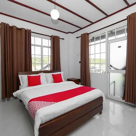 Oyo 575 White Rose 3*