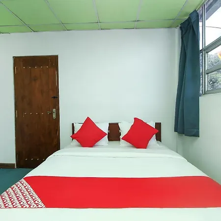 Oyo 453 Green Palace Hotel 3*