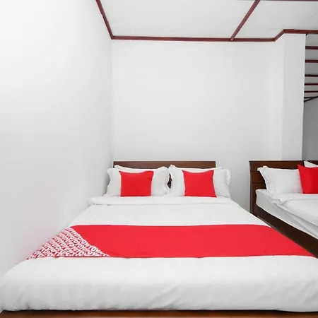 Oyo 575 White Rose Hotel 3*