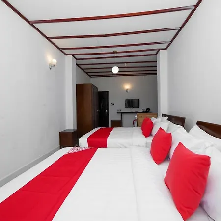 Oyo 575 White Rose Hotel 3*