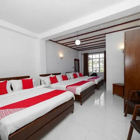 Oyo 575 White Rose Hotel