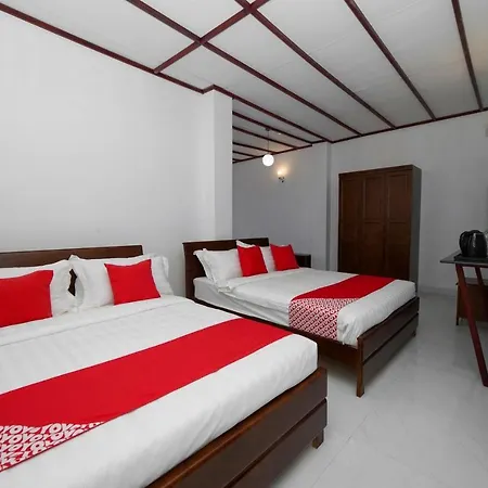 Hotel Oyo 575 White Rose 3*