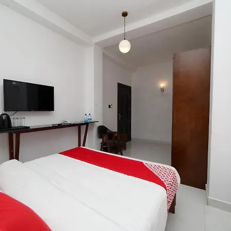 Hotel Oyo 575 White Rose