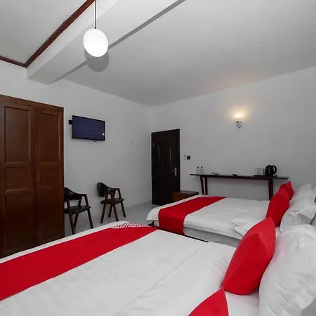 Oyo 575 White Rose Hotel 3*