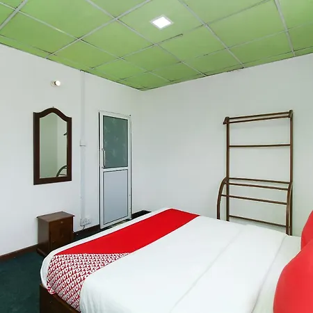 Oyo 453 Green Palace