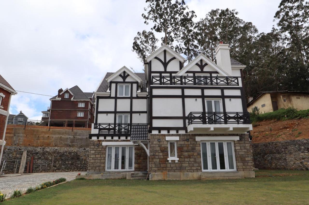 Little England By Celeste Hotel 4*