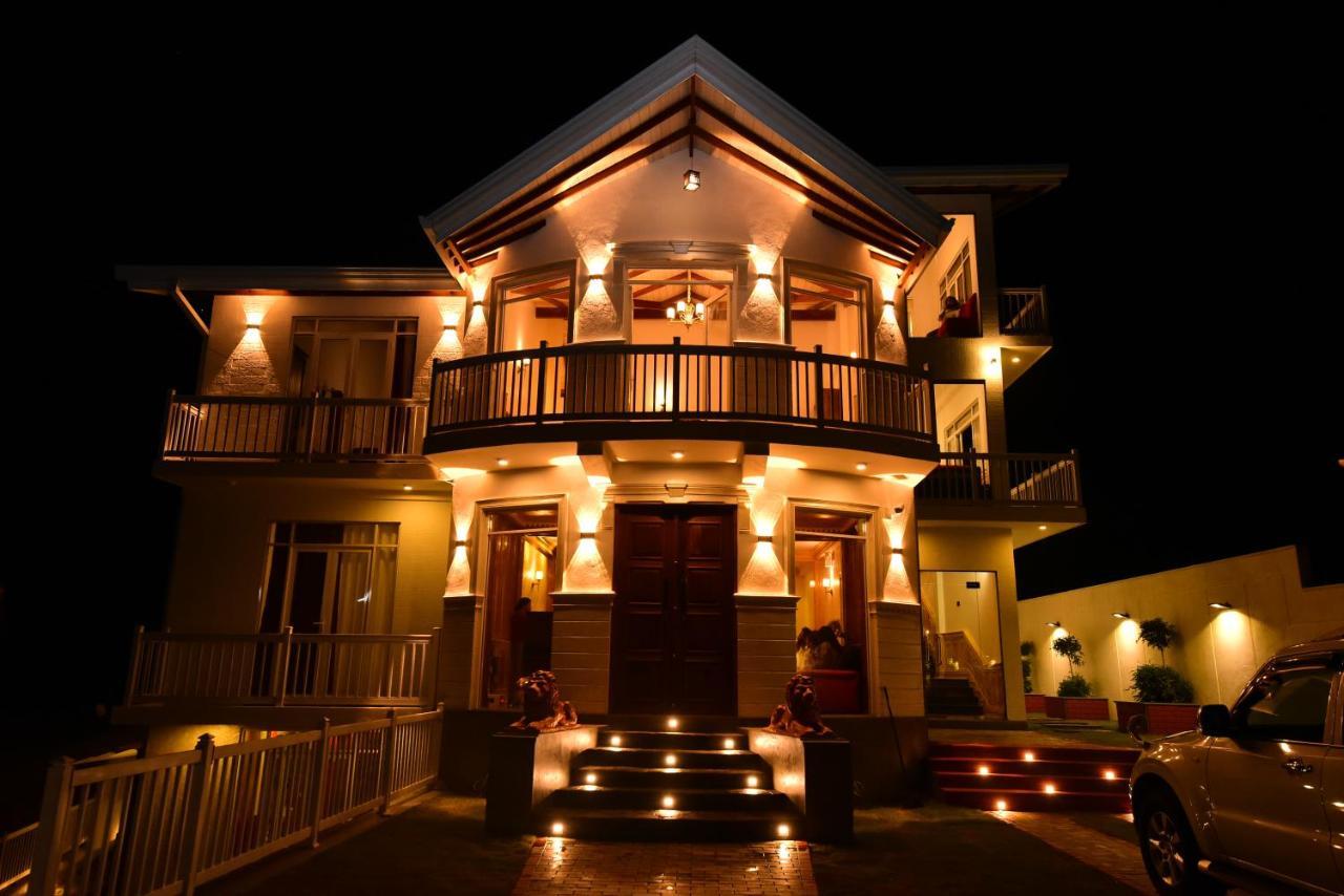 Twin Red Hotel Nuwara Eliya