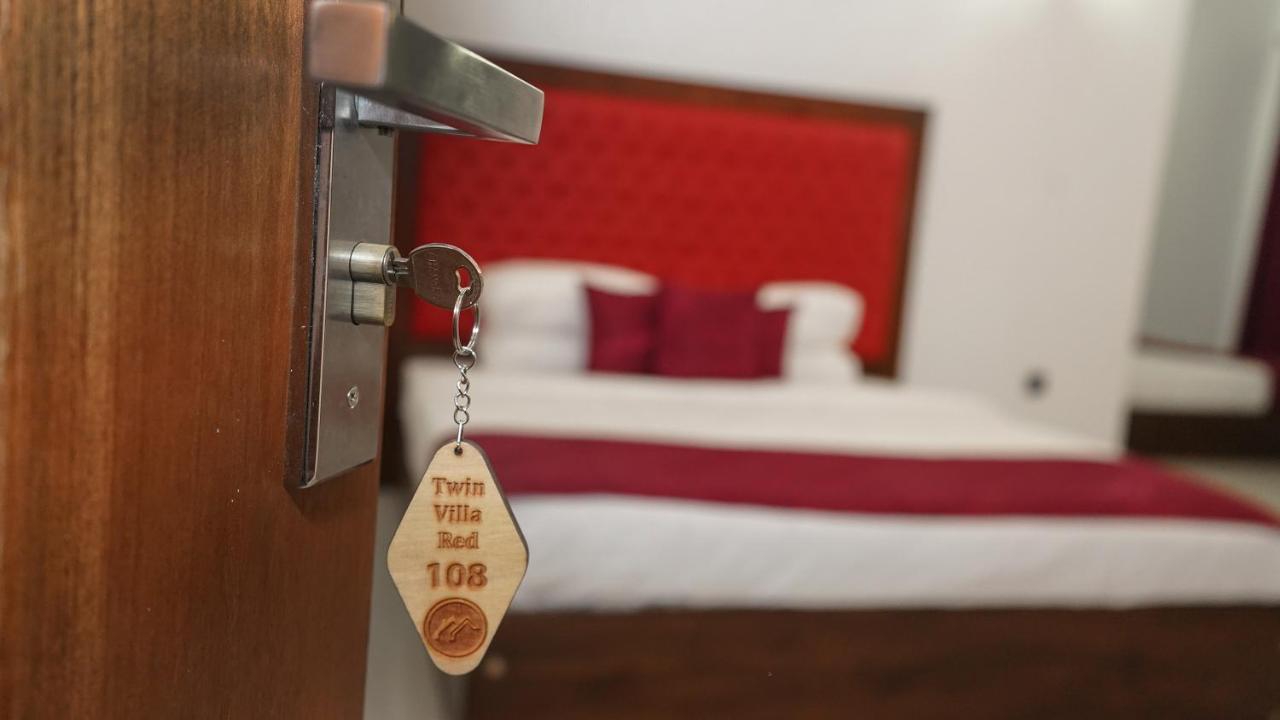 Twin Red Hotel Nuwara Eliya