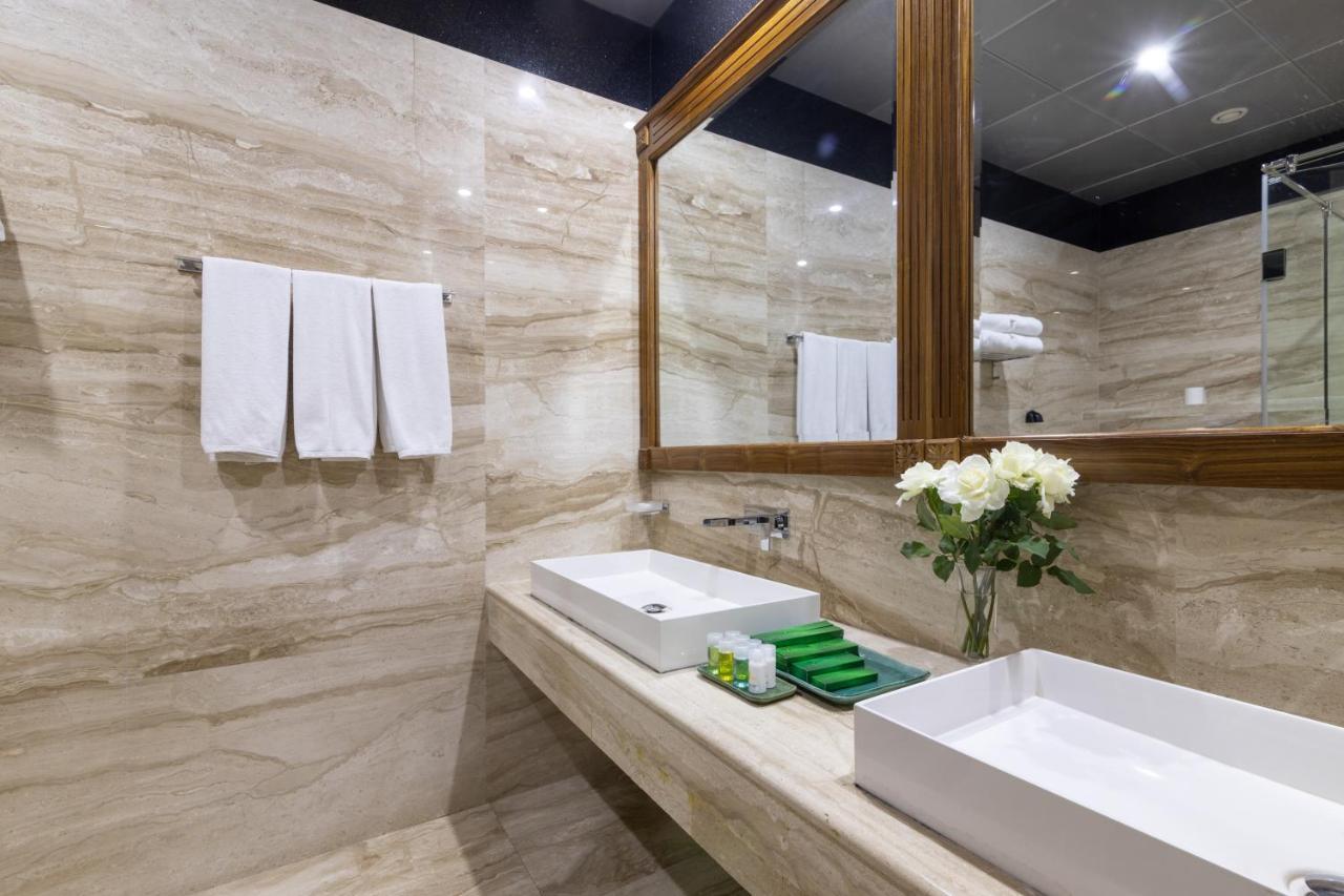 Araliya - Your Gateway To Everything In Hotel