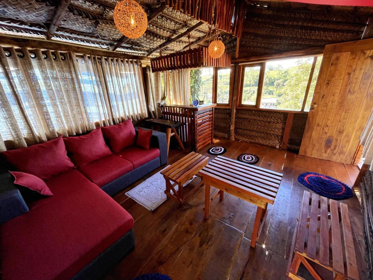 La Luna Lodge *