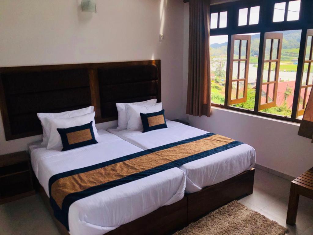 Highland Breeze Hotel