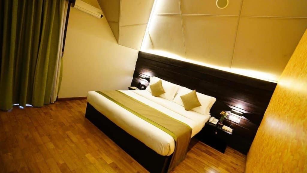 Victoria Court 3*