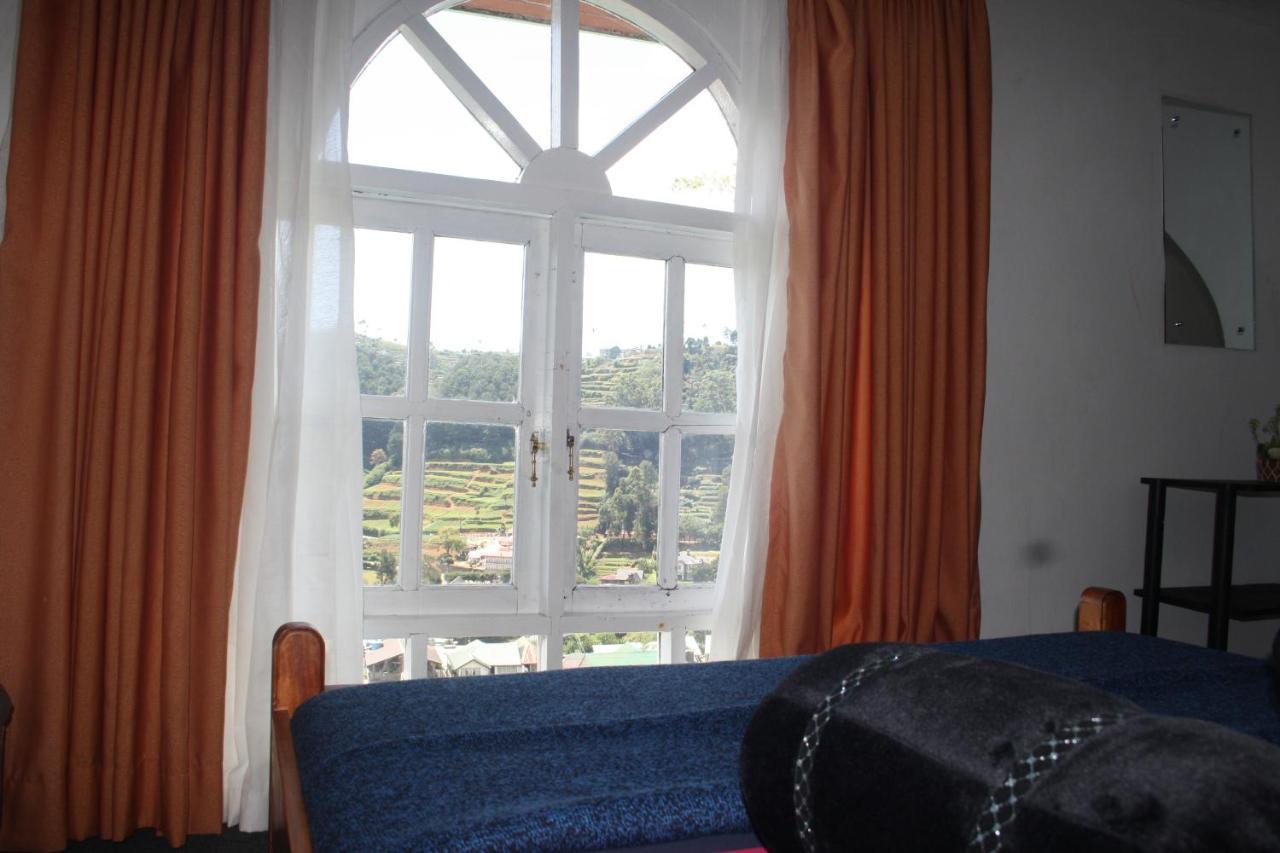 Hotel Bezel