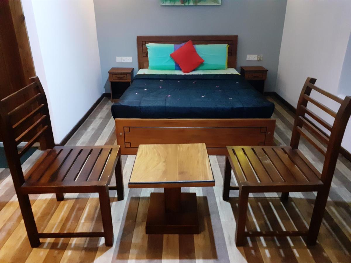 Hotel Vishmi's Rest 3*