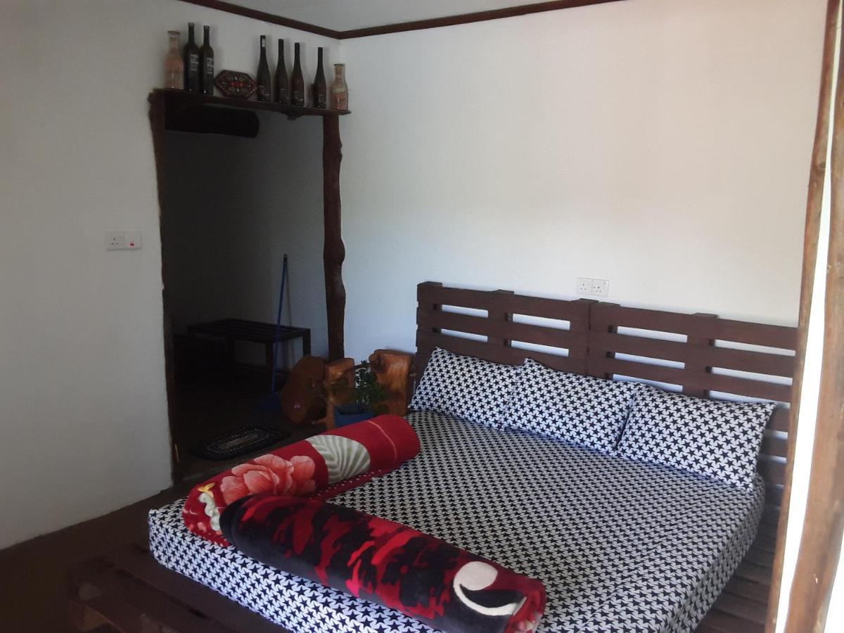 20/20 Wood Homestay
