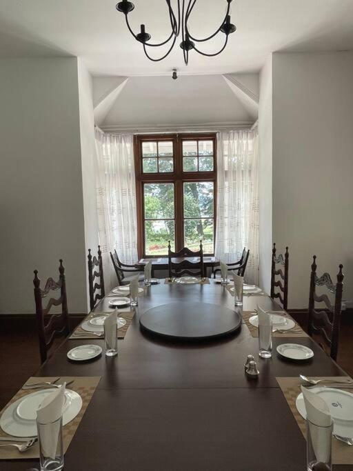5-bedroom Netherleigh Heritage By Gregory *