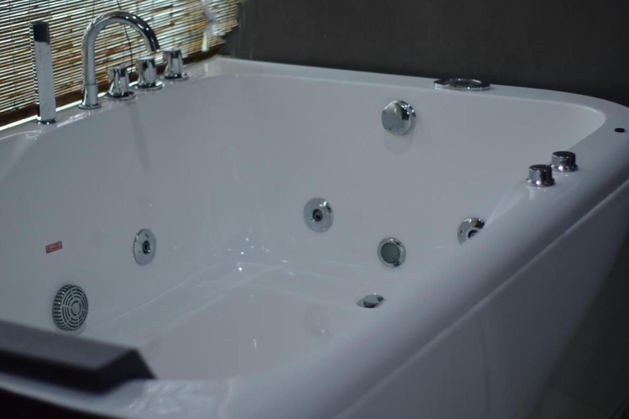 Newbury Villa *