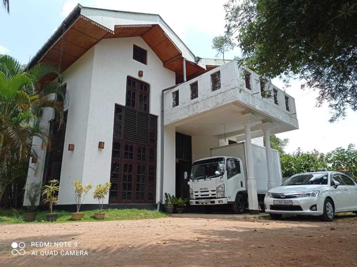 Crown Nugathalawa Guest house Nuwara Eliya