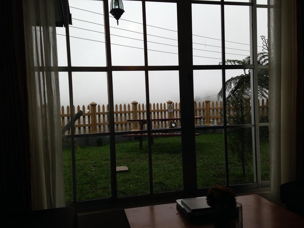 Misty Hills Boutique Cottage *