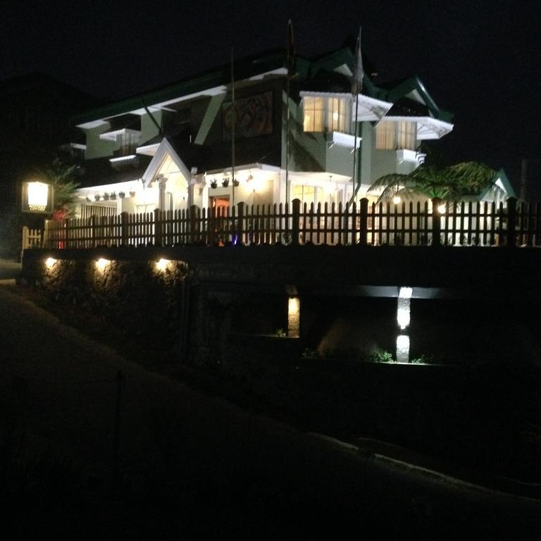 Misty Hills Boutique Cottage *