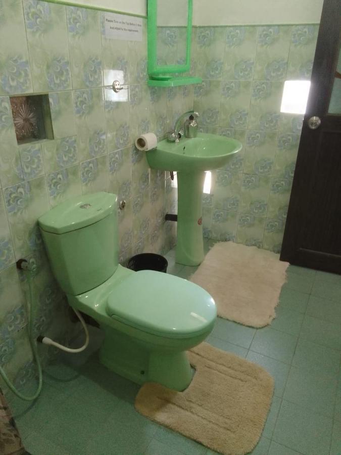 Redwood Homestay *