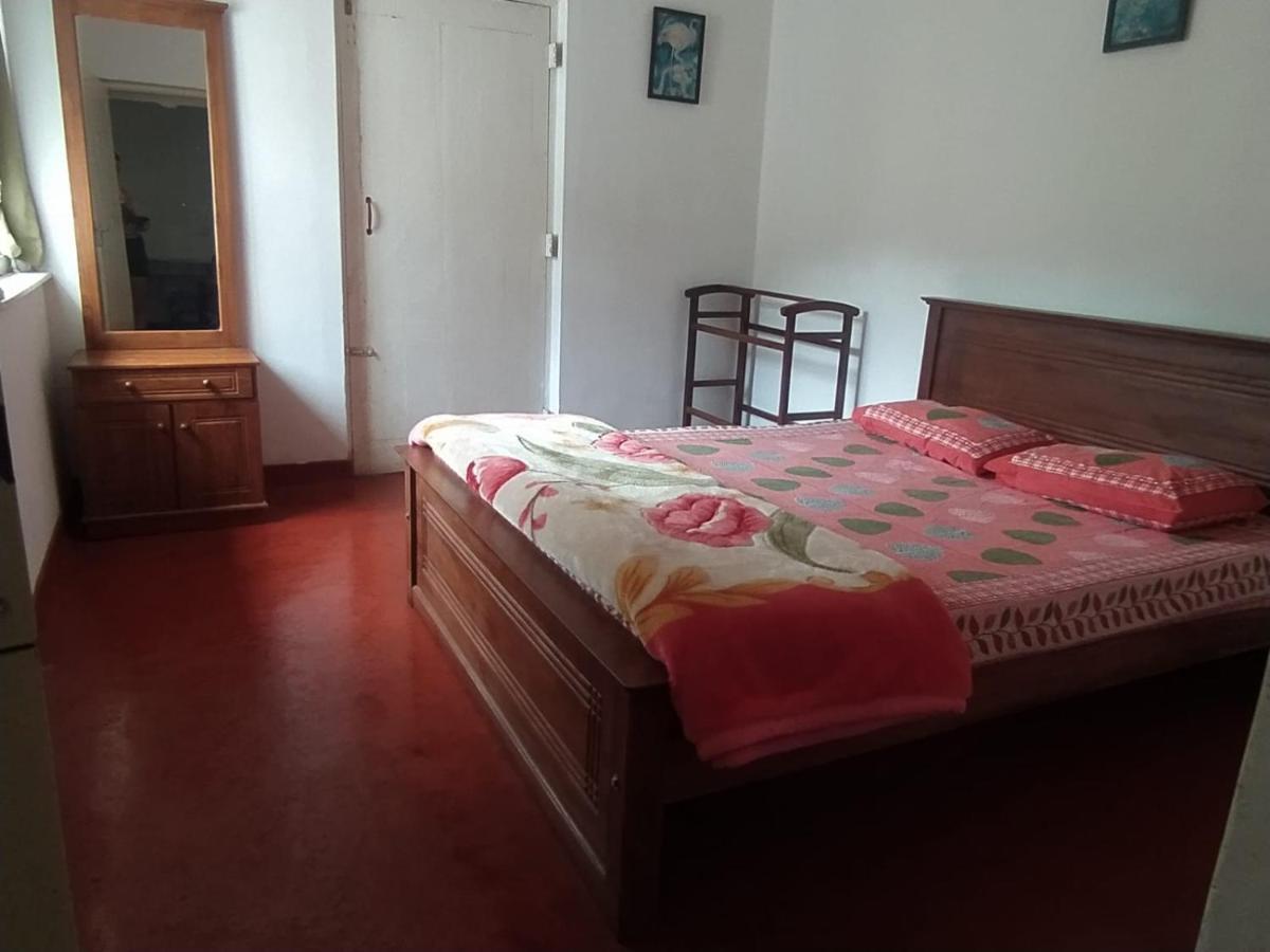 Chilly Croc Hostel *