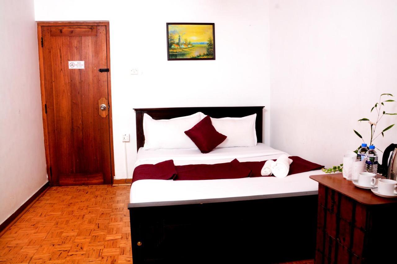 The West Gate Bungalow Bed & Breakfast