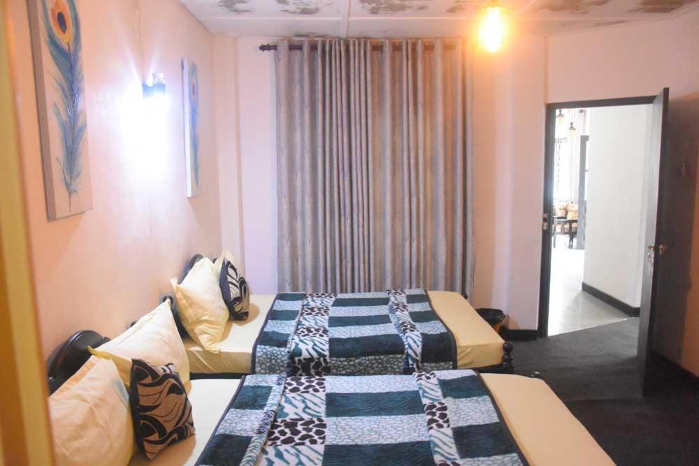 Guest house Nuwaraeliya Kings Court 3*