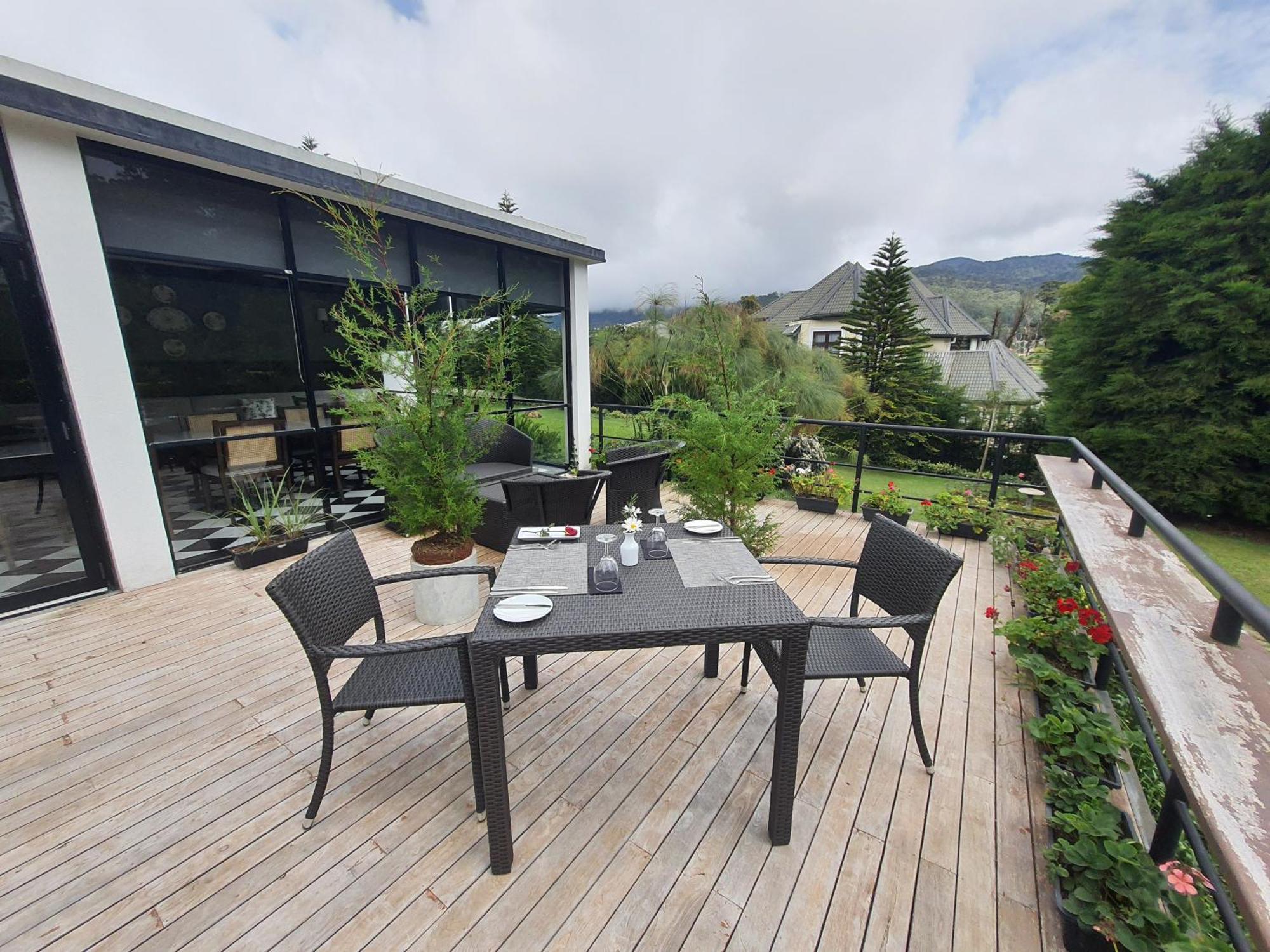 Chimneys Hotel 5*